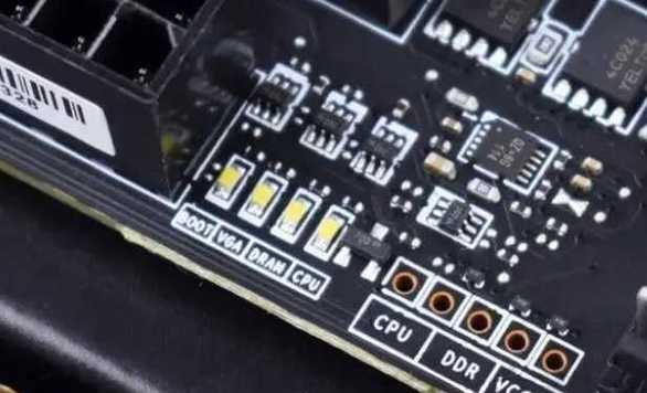 主板boot灯亮 进不了bios
