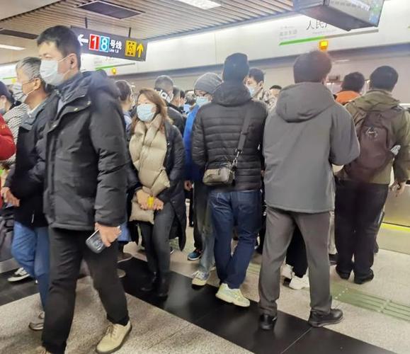 地铁抓捕游戏截图