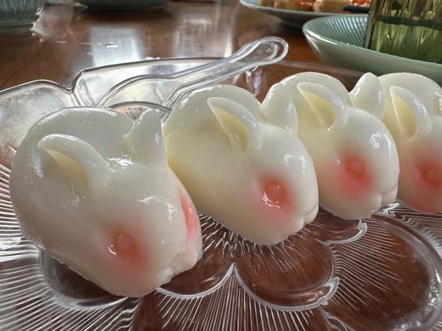 星际做美食直播爆红了