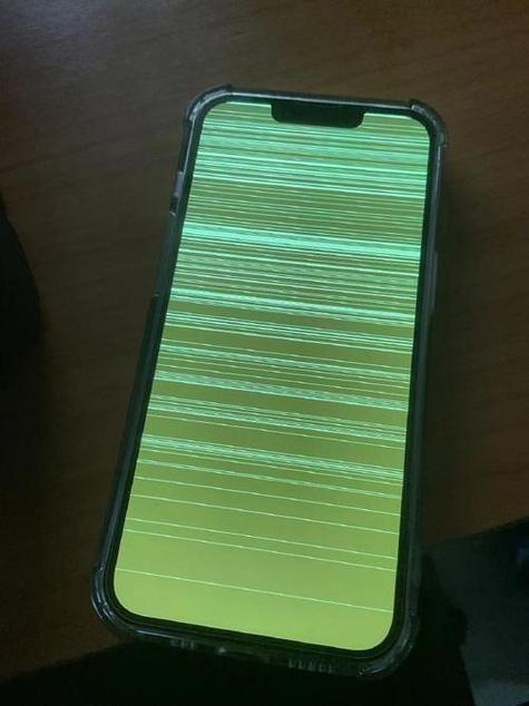 手机摔绿屏了修一下要多少钱