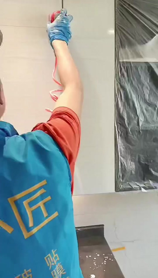 晶盾玻璃属于玻璃吗,还是塑料