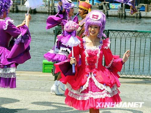 女人盛装出席要穿什么衣服