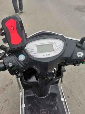 电瓶车一动就报警怎么回事