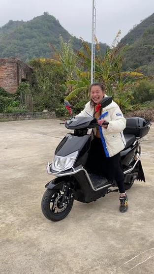 骑电单车