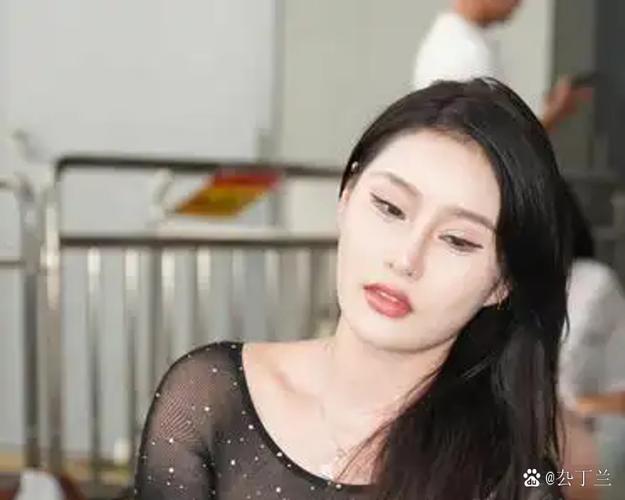qq好友年度报告怎么看