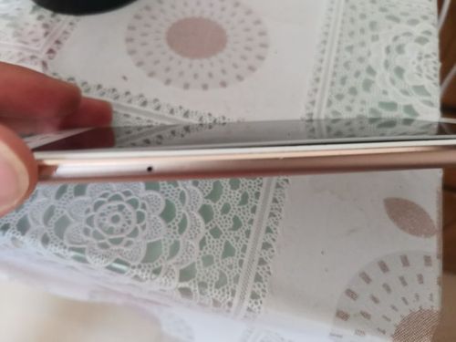 手机屏翘边了,修一下多少钱