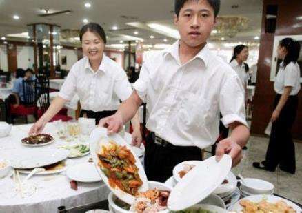 一口没动的饭菜为什么不让服务员吃