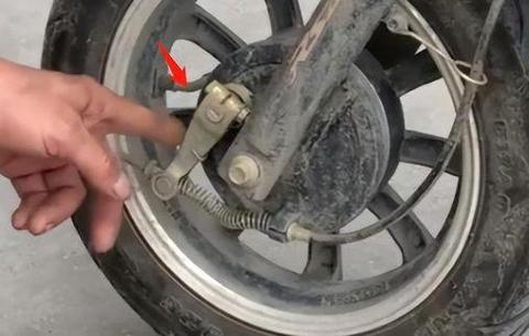 电动车刹车后突然不走了