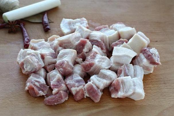 炒肉要焯水吗