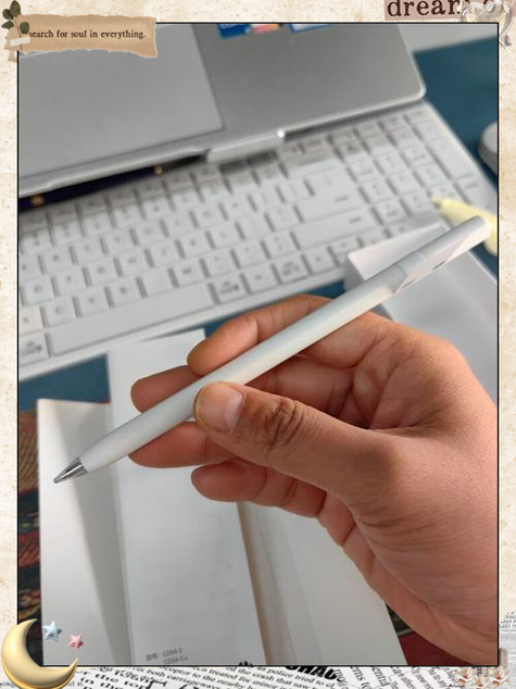 华为员工用的笔和本子
