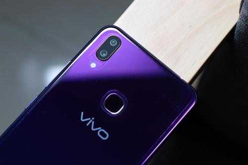 vivo手机整个变色