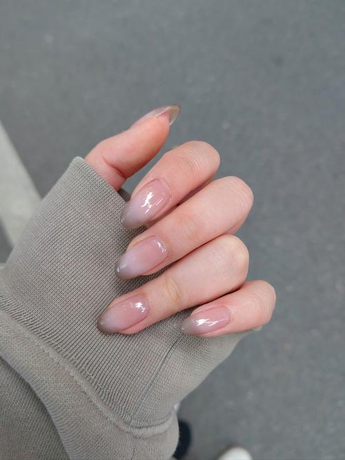 隐形美甲