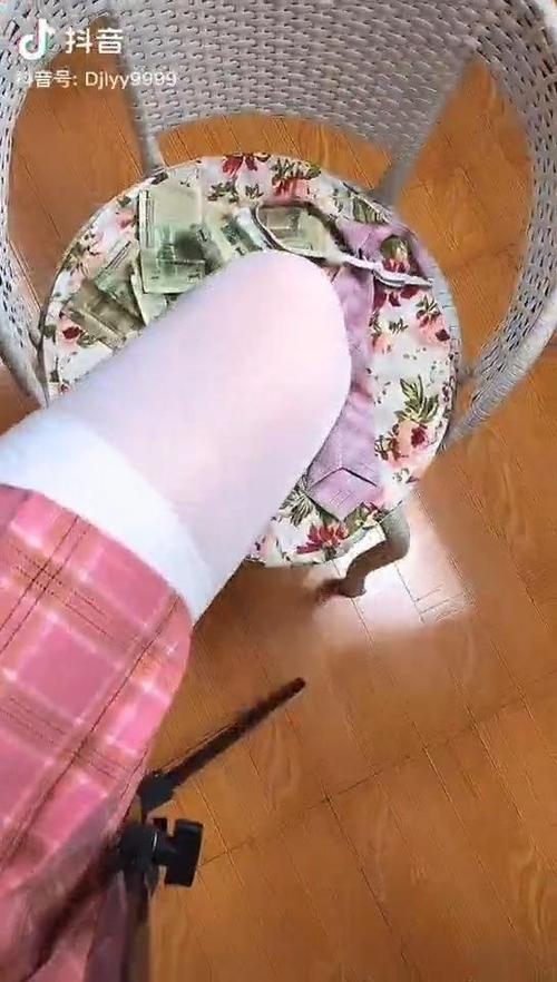 男生穿女装上瘾