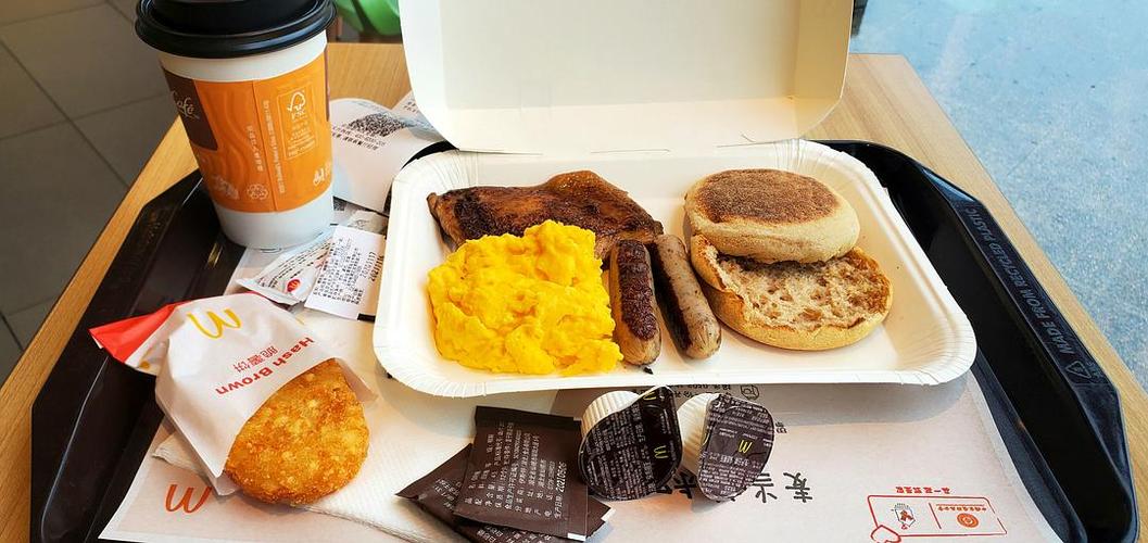 麦当劳早餐全餐