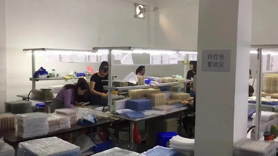 附近小厂招工包吃住