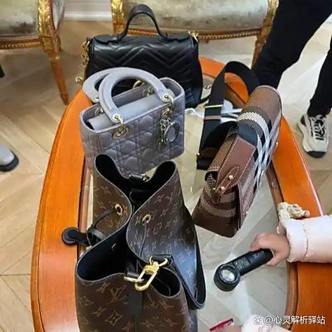 代购一个2万的包能赚多少