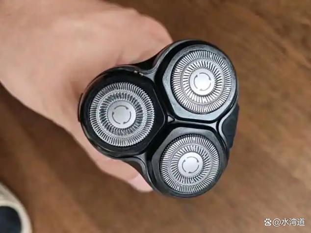 剃须刀刀头不转了怎么回事