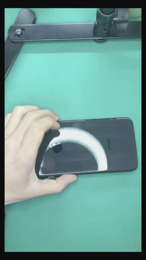 苹果下面两个喇叭只有一个响
