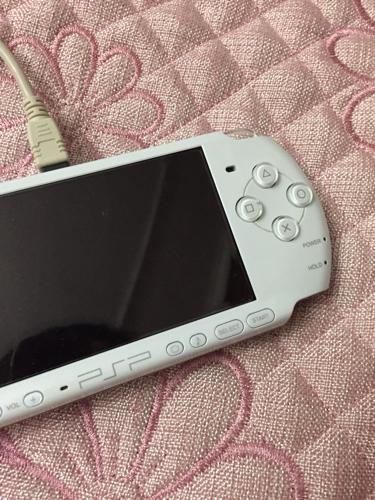 psp3000充电灯不亮开不了机缩略图