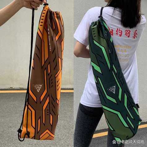 背羽毛球拍的正确姿势图片