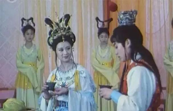 警幻仙姑给宝玉闻了什么香