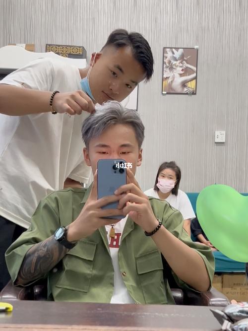 奶奶灰和爷爷白的区别截图