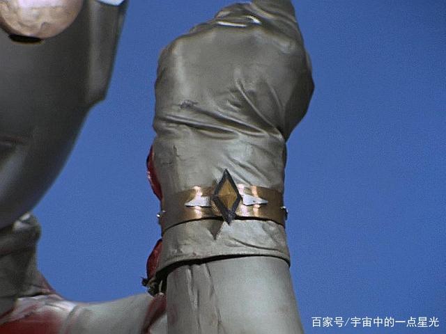 奥特曼传奇英雄怎么刷装备