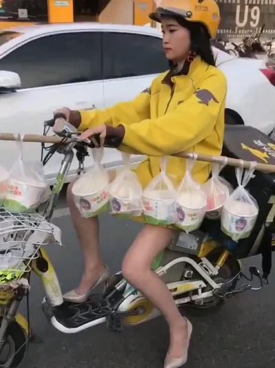 女生说她吃外卖