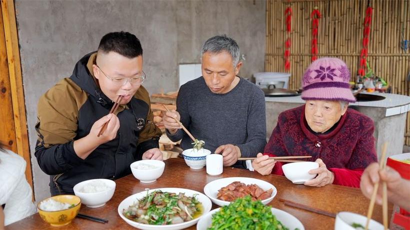 渝乡桃子做饭最新视频