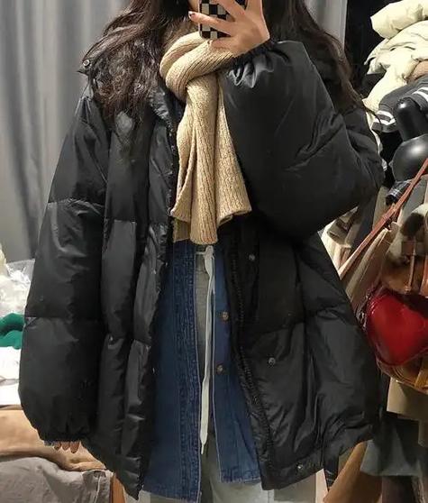 羽绒服黑色搭配游戏截图