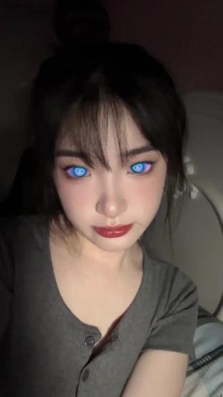 爱心瞳孔二次元