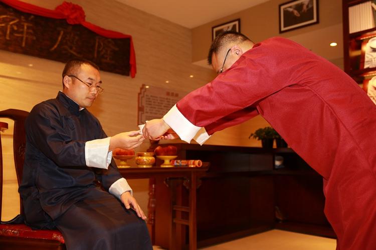 古代师傅打徒弟