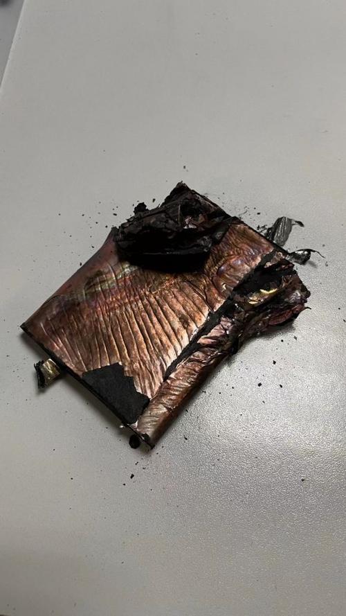 手机电池爆炸的前兆