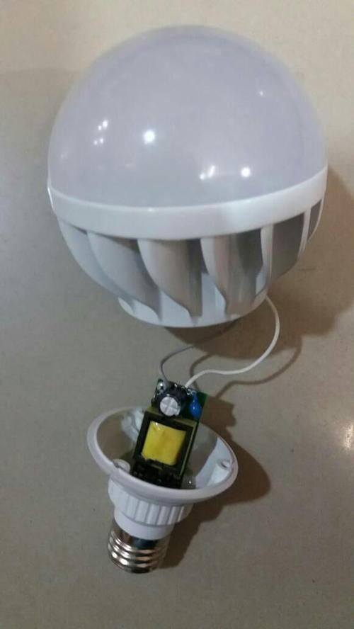 节能灯用久了不亮了