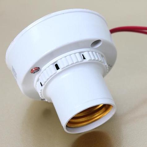 声控灯灯座和普通灯座一样吗