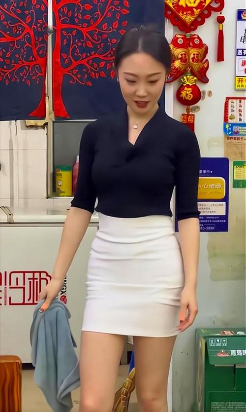 老板要求穿小短裙怎么办