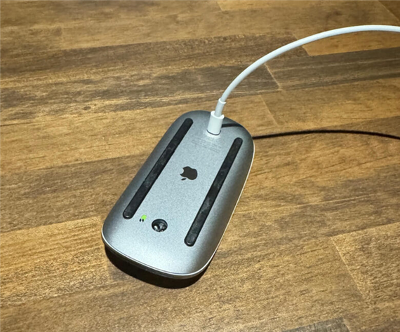 检查鼠标是否在充电中的方法