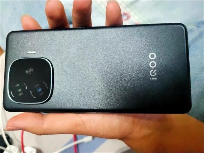 vivo手机手电筒灯发黄