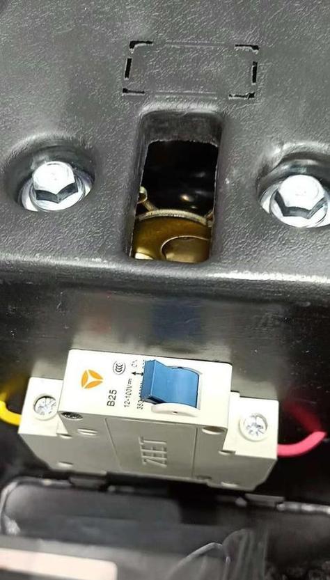一户一表空开坏了该谁修