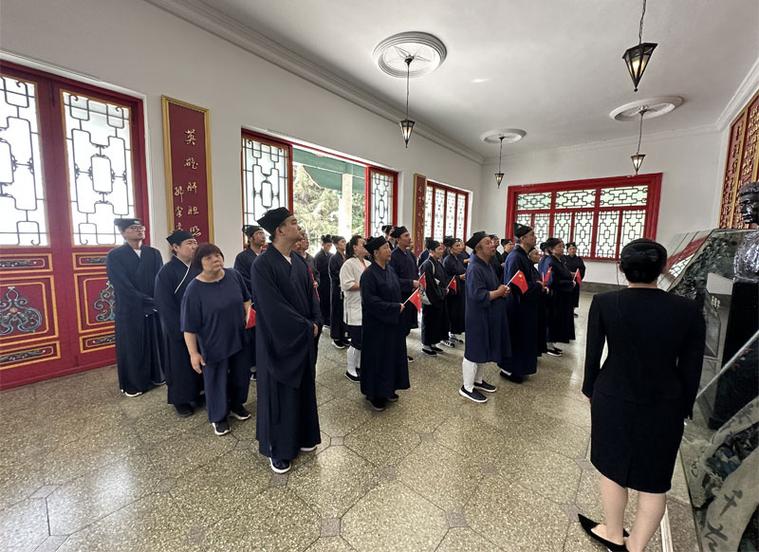 《继承道观:开局直播》免费阅读