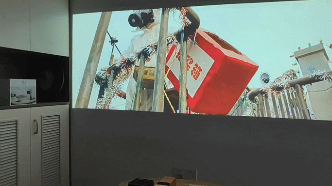 投影仪投出来的画面发红