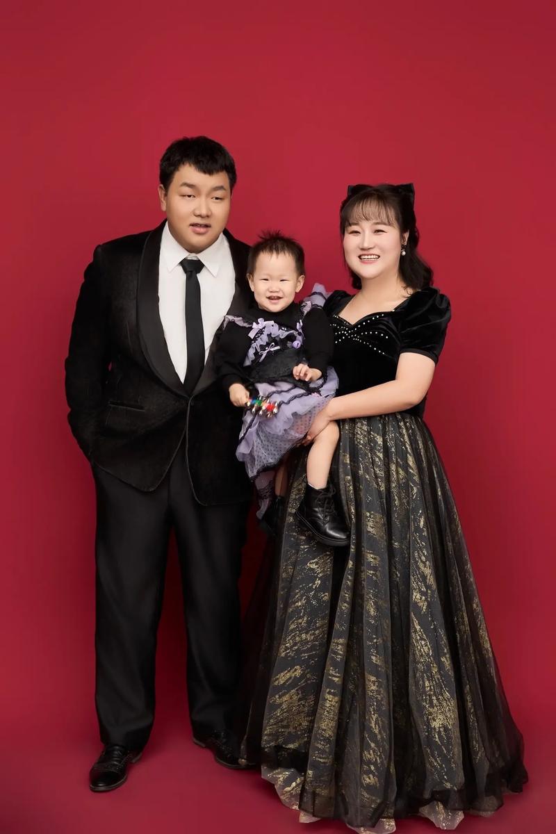 千百顺一家三口照片缩略图