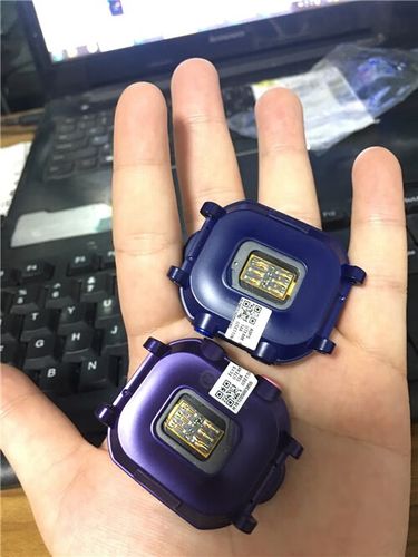 荣耀手表充电正确方法