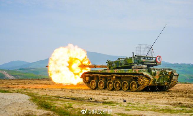 坥克射击修改器