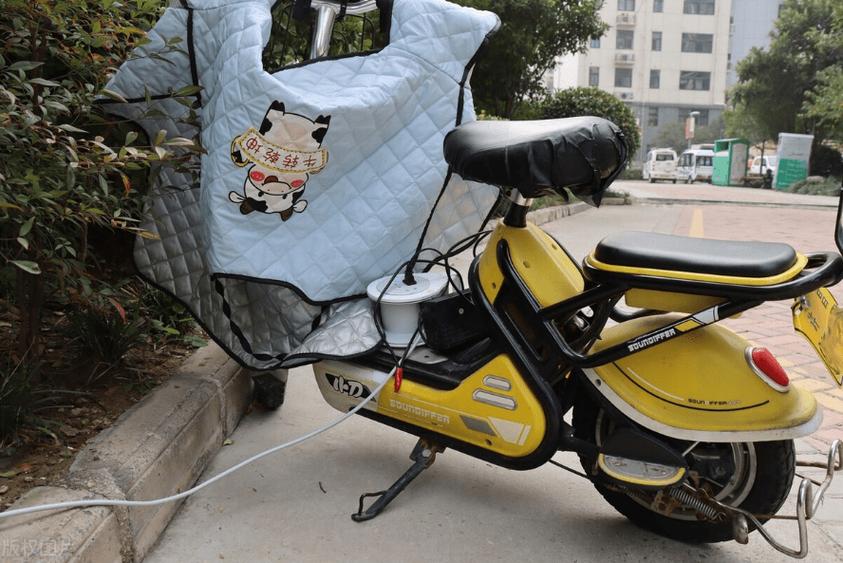电动车一走就掉一格电