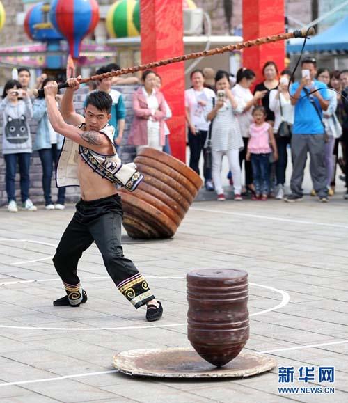 陀螺世界地推火爆现场