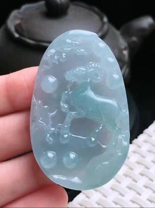 羊佩戴什么生肖吊坠好
