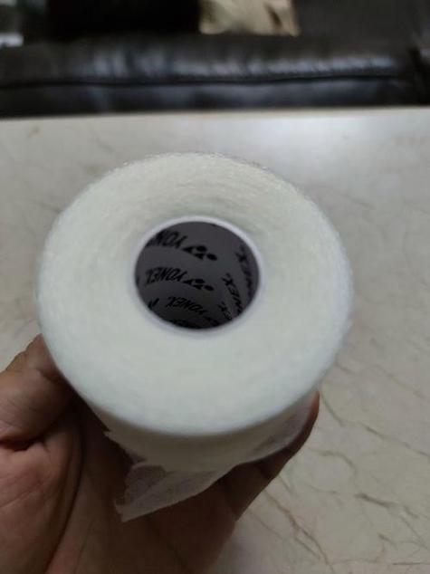 羽毛球拍底胶要撕吗