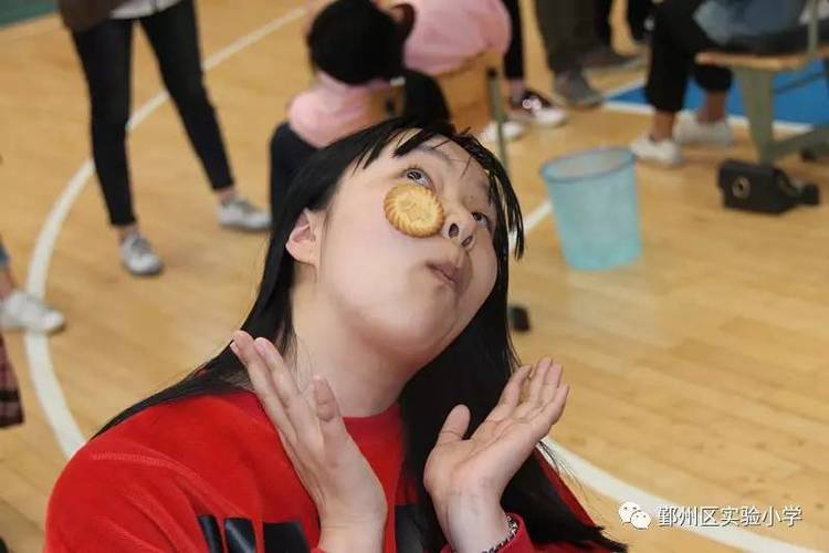 吃饼干游戏