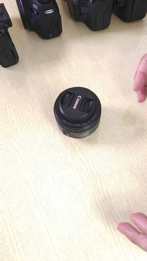 单反相机镜头拧不动缩略图